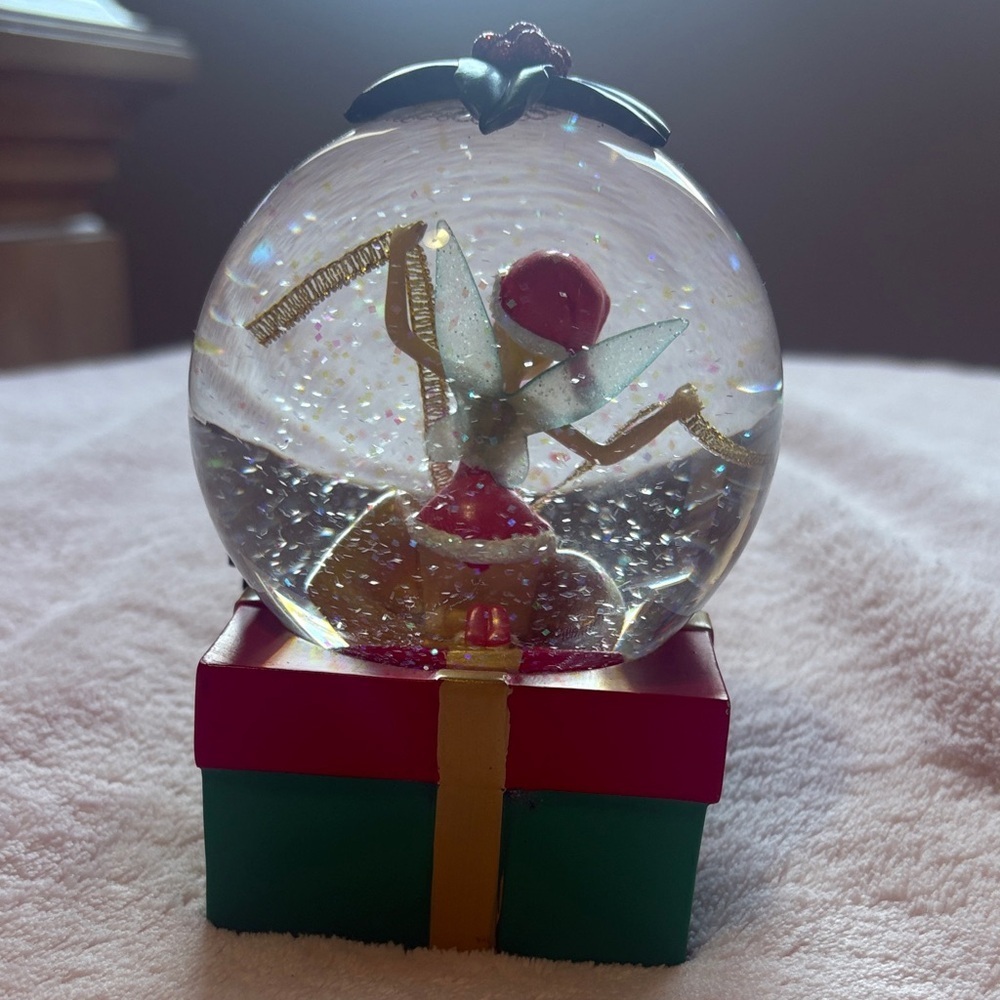 2005 Disney Holiday Fairy Snow Globe with Red and Green Base - Picture 3 of 5